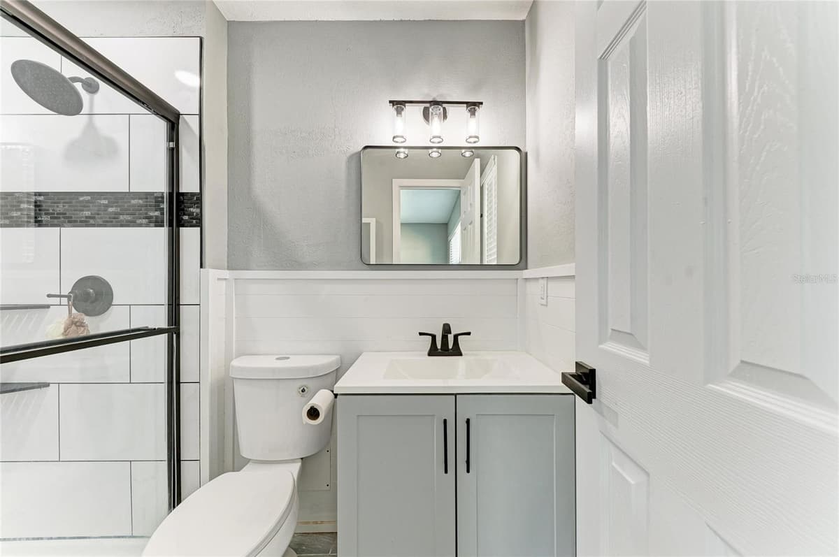 460 BASE AVENUE — photo 20 of 44