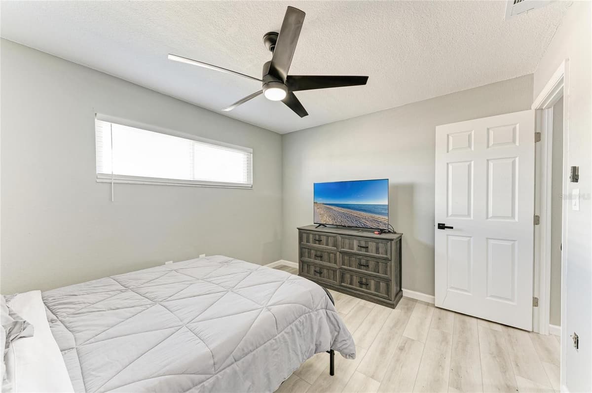 460 BASE AVENUE — photo 27 of 44