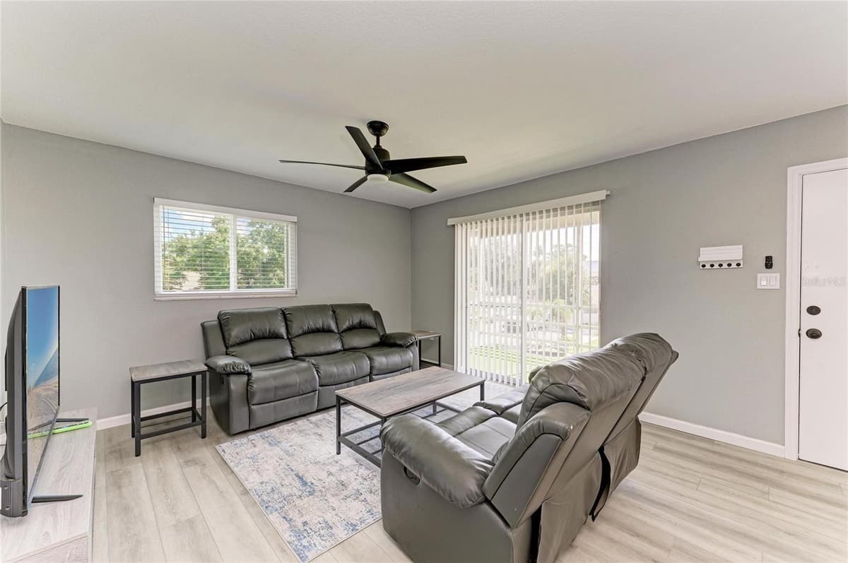 460 BASE AVENUE — photo 12 of 44