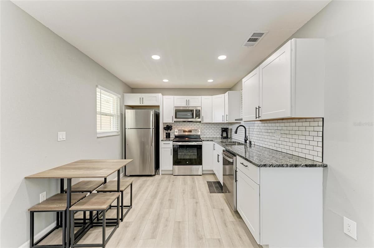 460 BASE AVENUE — photo 7 of 44