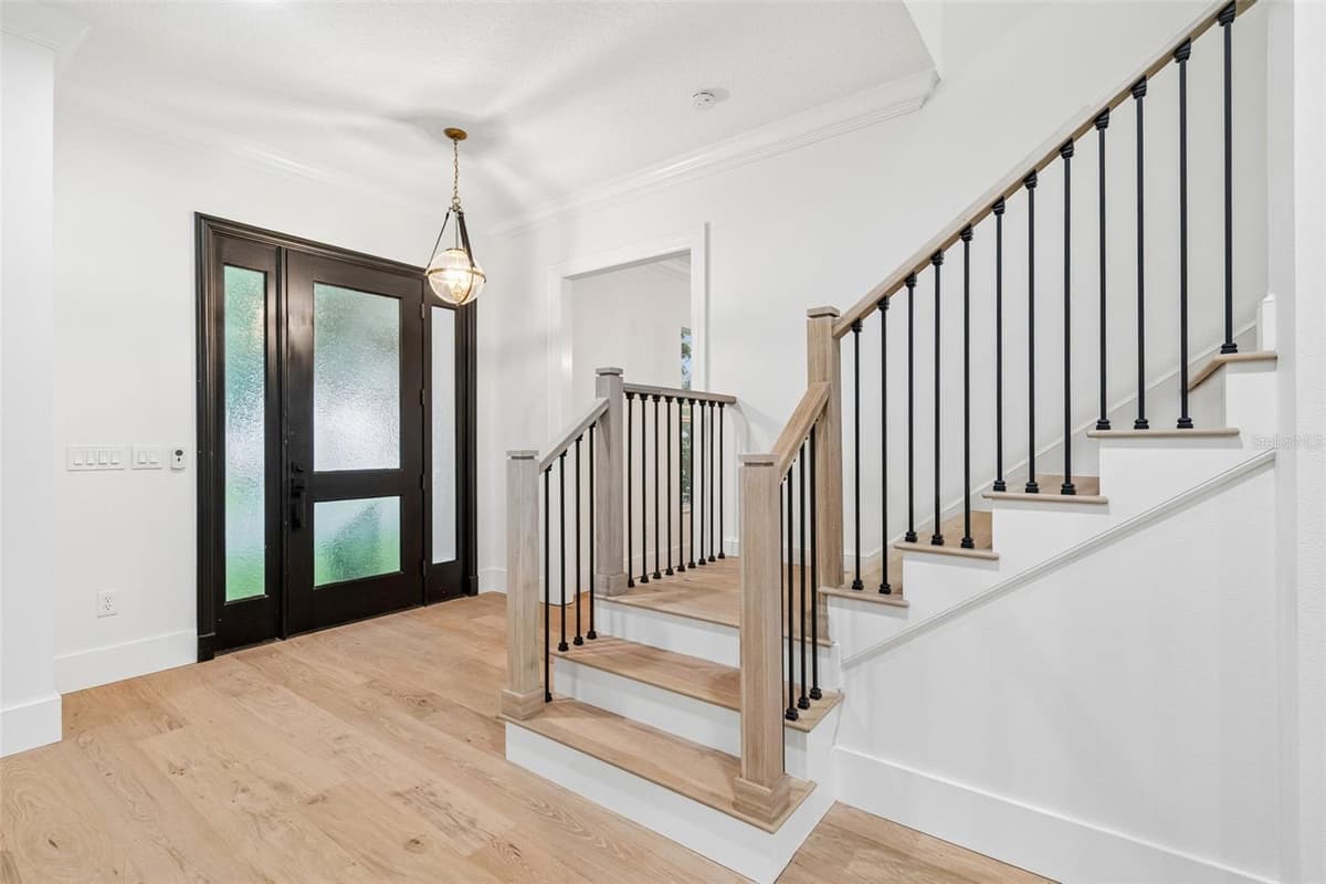 2722 MYRTLE AVENUE — photo 11 of 55