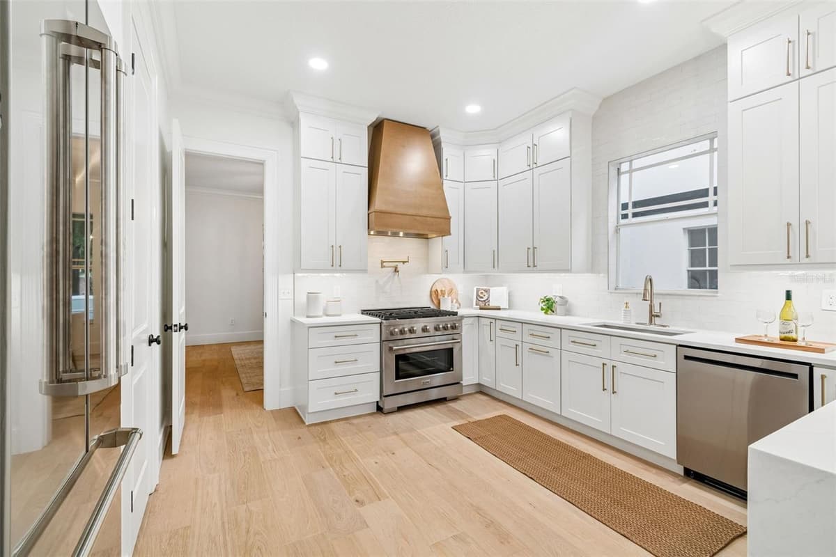 2722 MYRTLE AVENUE — photo 19 of 55