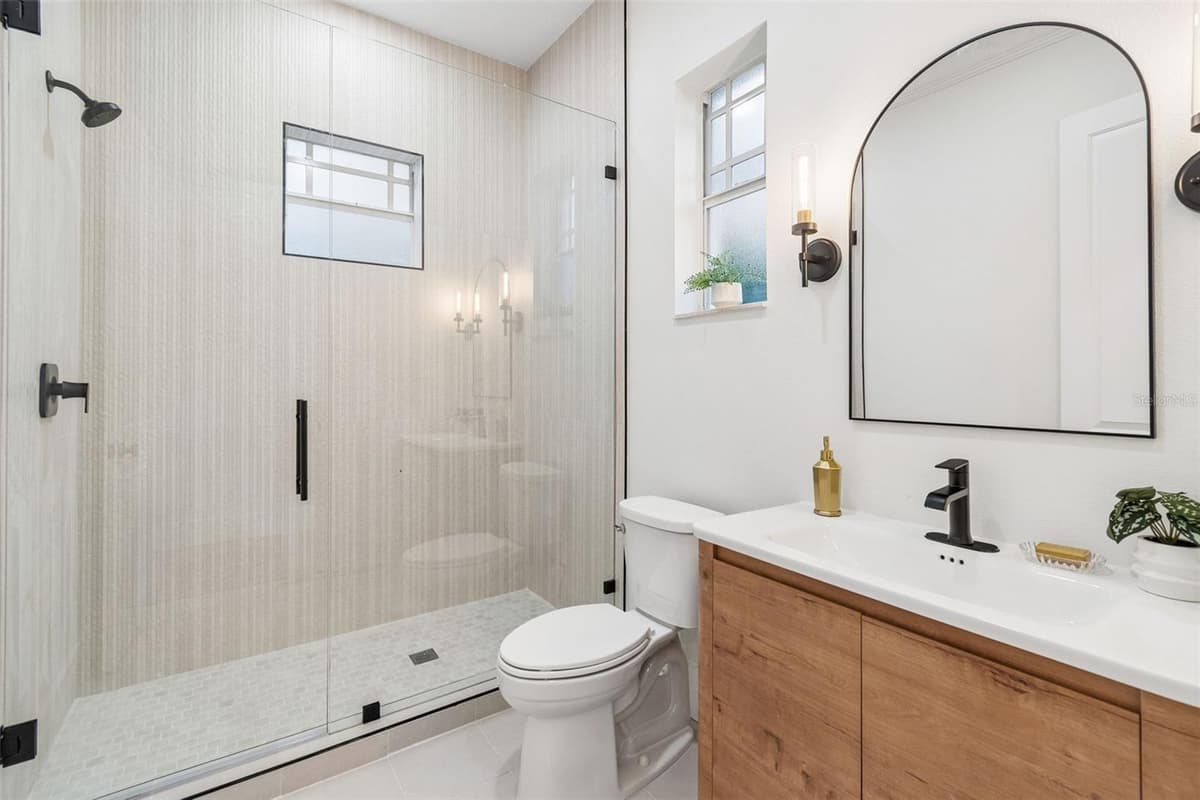2722 MYRTLE AVENUE — photo 16 of 55