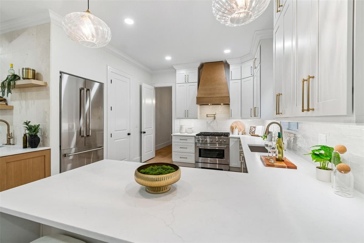 2722 MYRTLE AVENUE — photo 18 of 55