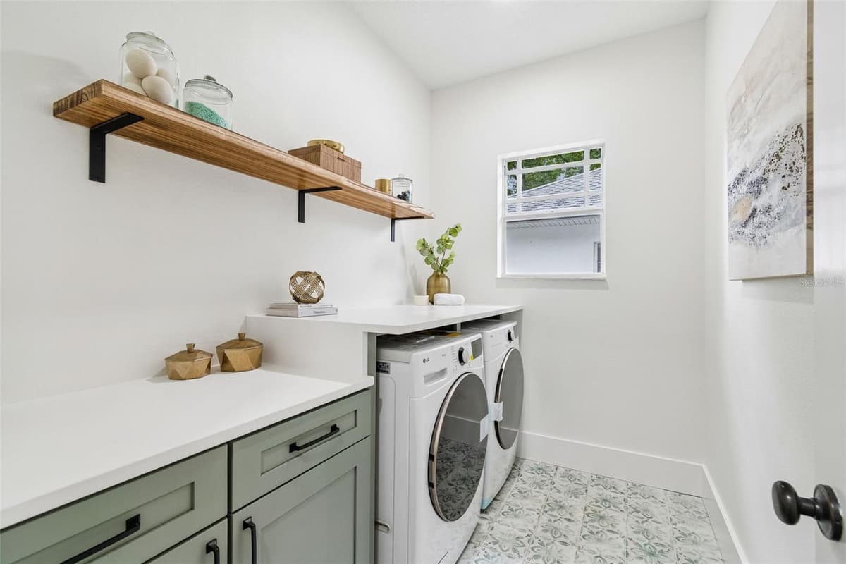 2722 MYRTLE AVENUE — photo 36 of 55
