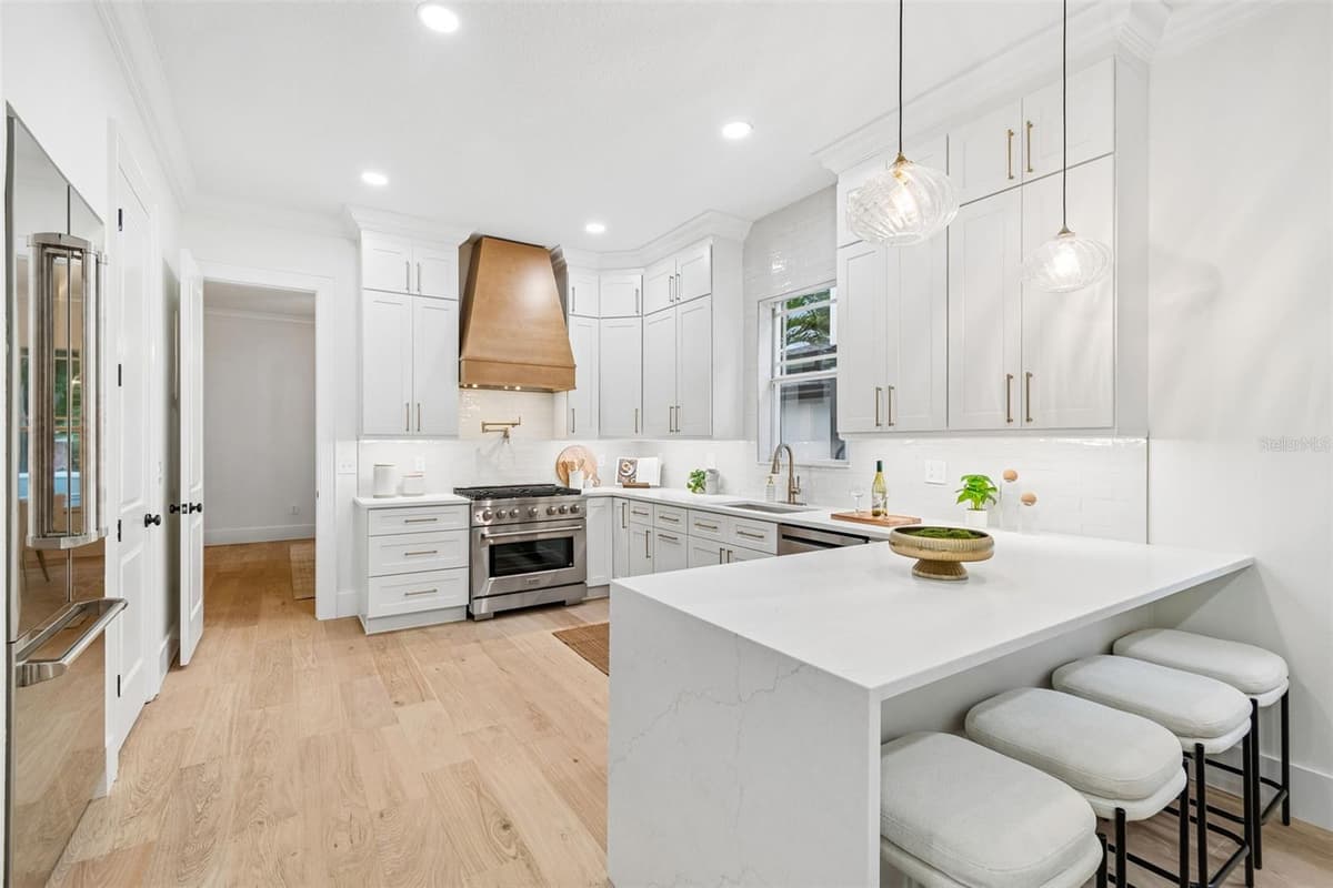 2722 MYRTLE AVENUE — photo 17 of 55