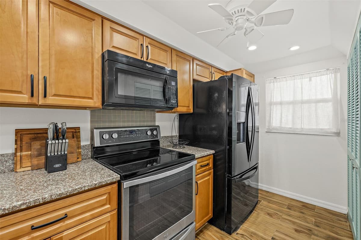 1700 ATLANTIC AVENUE — photo 6 of 41