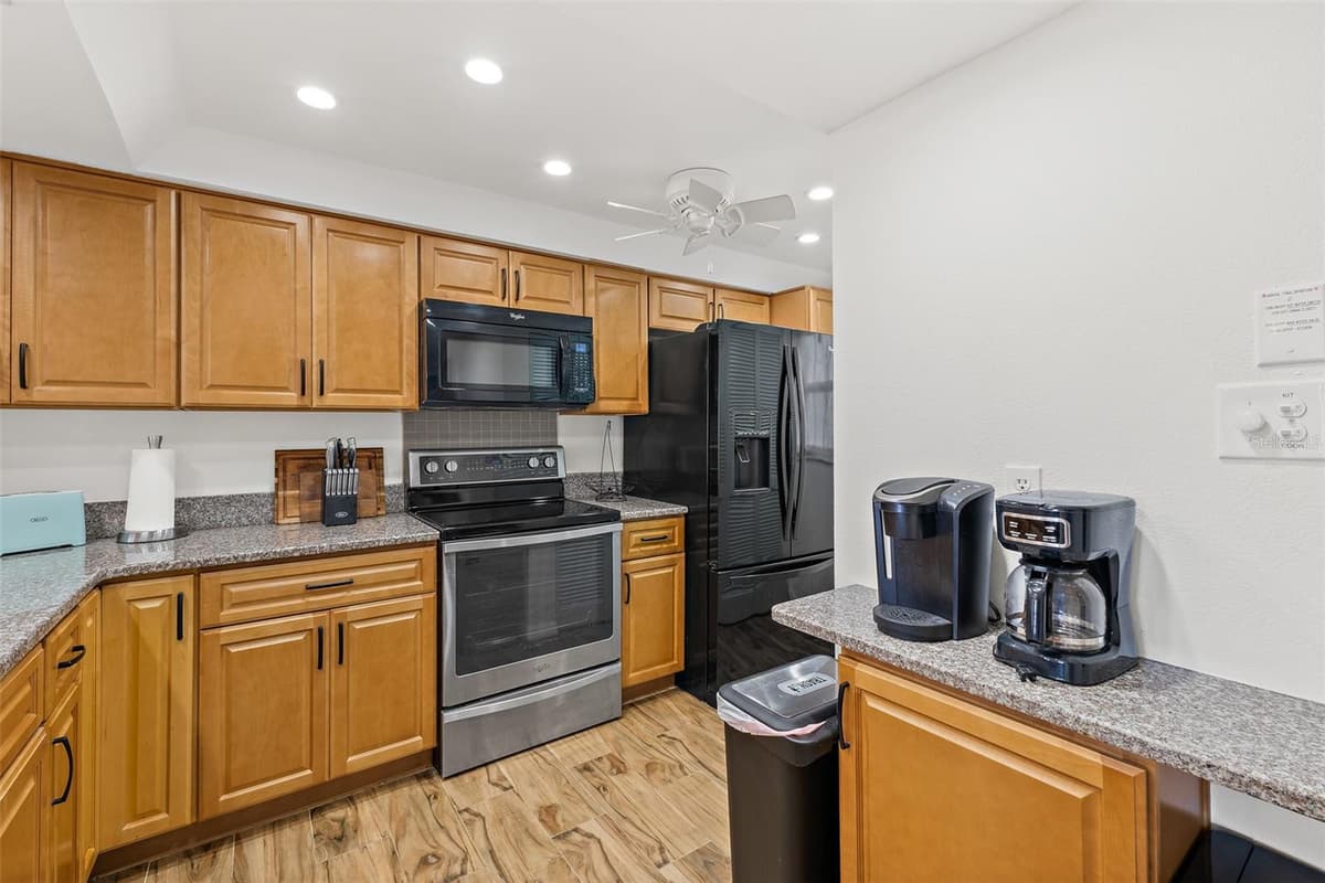 1700 ATLANTIC AVENUE — photo 5 of 41