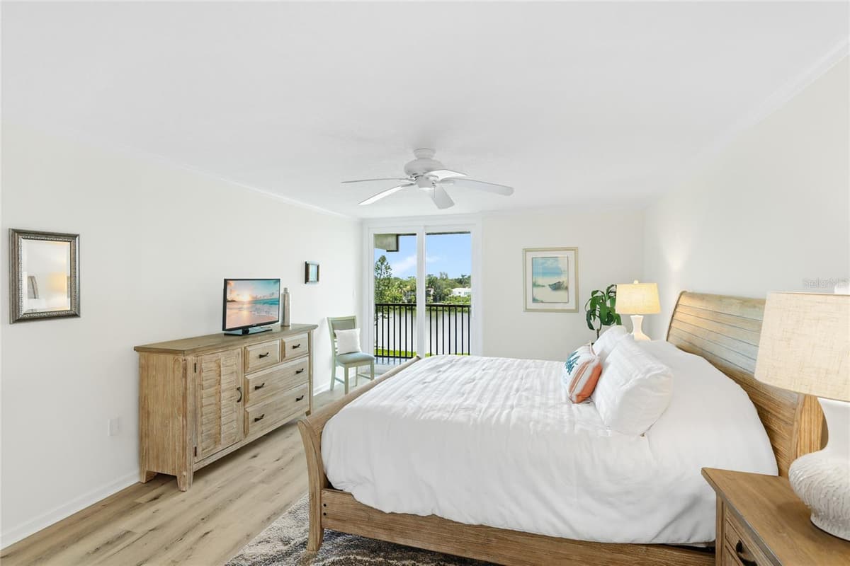 3240 GULF OF MEXICO DRIVE — photo 15 of 44