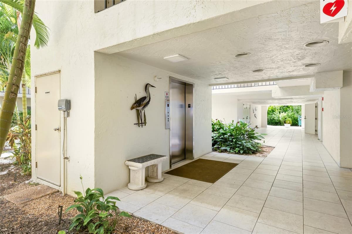 3240 GULF OF MEXICO DRIVE — photo 39 of 44