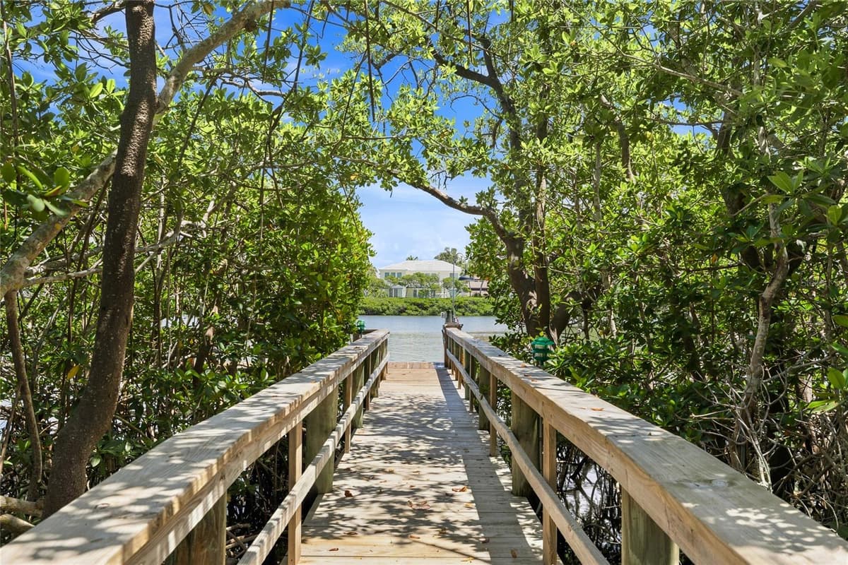 3240 GULF OF MEXICO DRIVE — photo 43 of 44