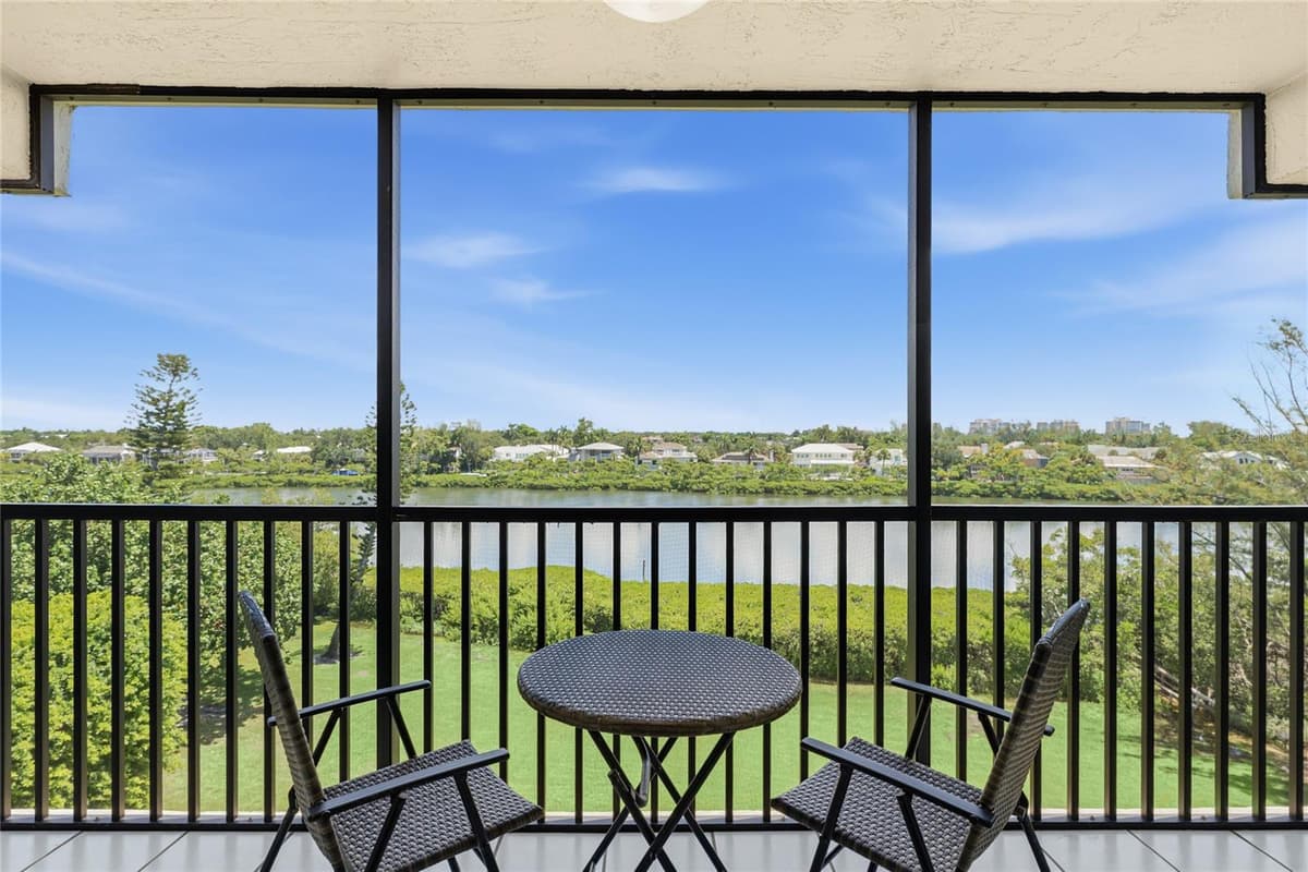 3240 GULF OF MEXICO DRIVE — photo 4 of 44