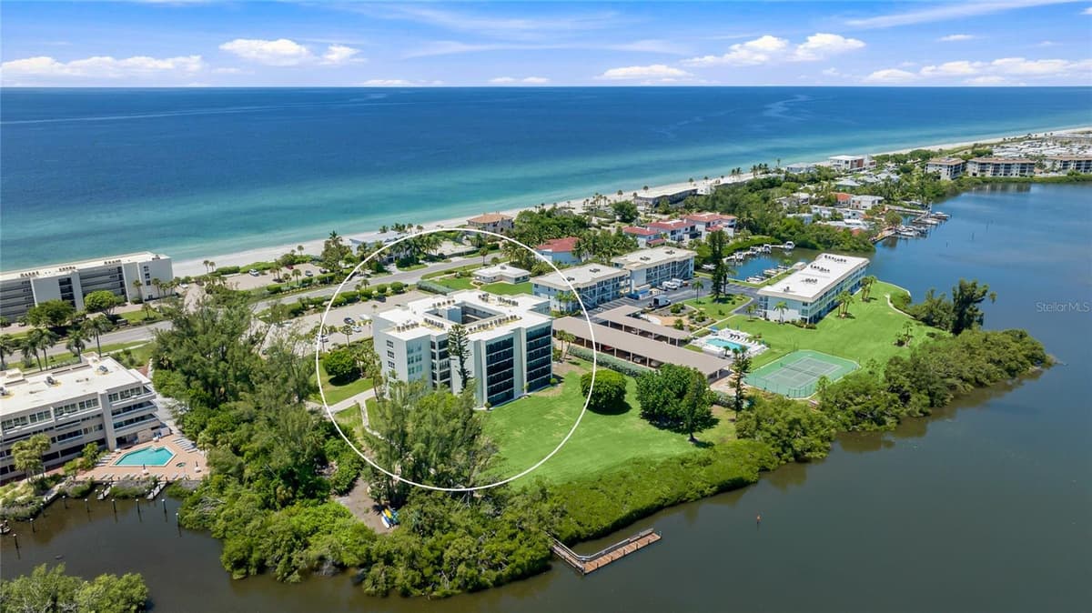3240 GULF OF MEXICO DRIVE — photo 3 of 44