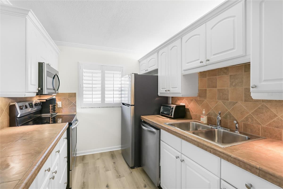 3240 GULF OF MEXICO DRIVE — photo 12 of 44