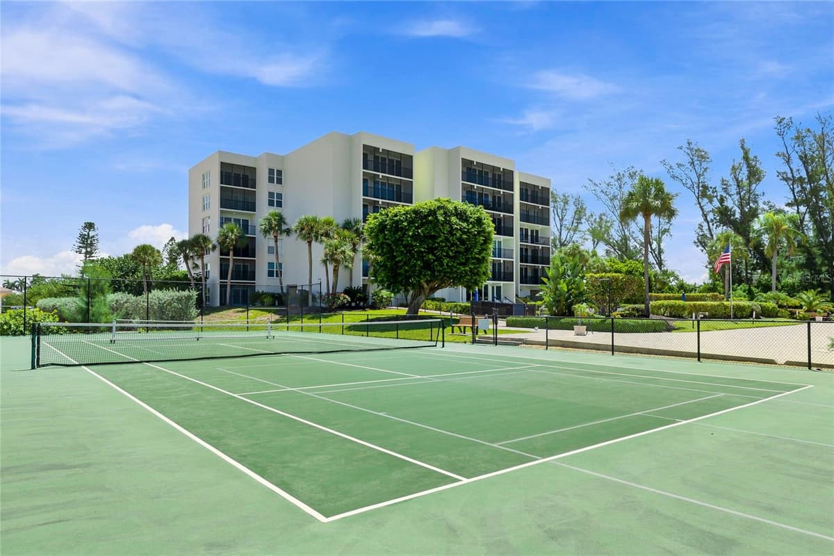 3240 GULF OF MEXICO DRIVE — photo 38 of 44