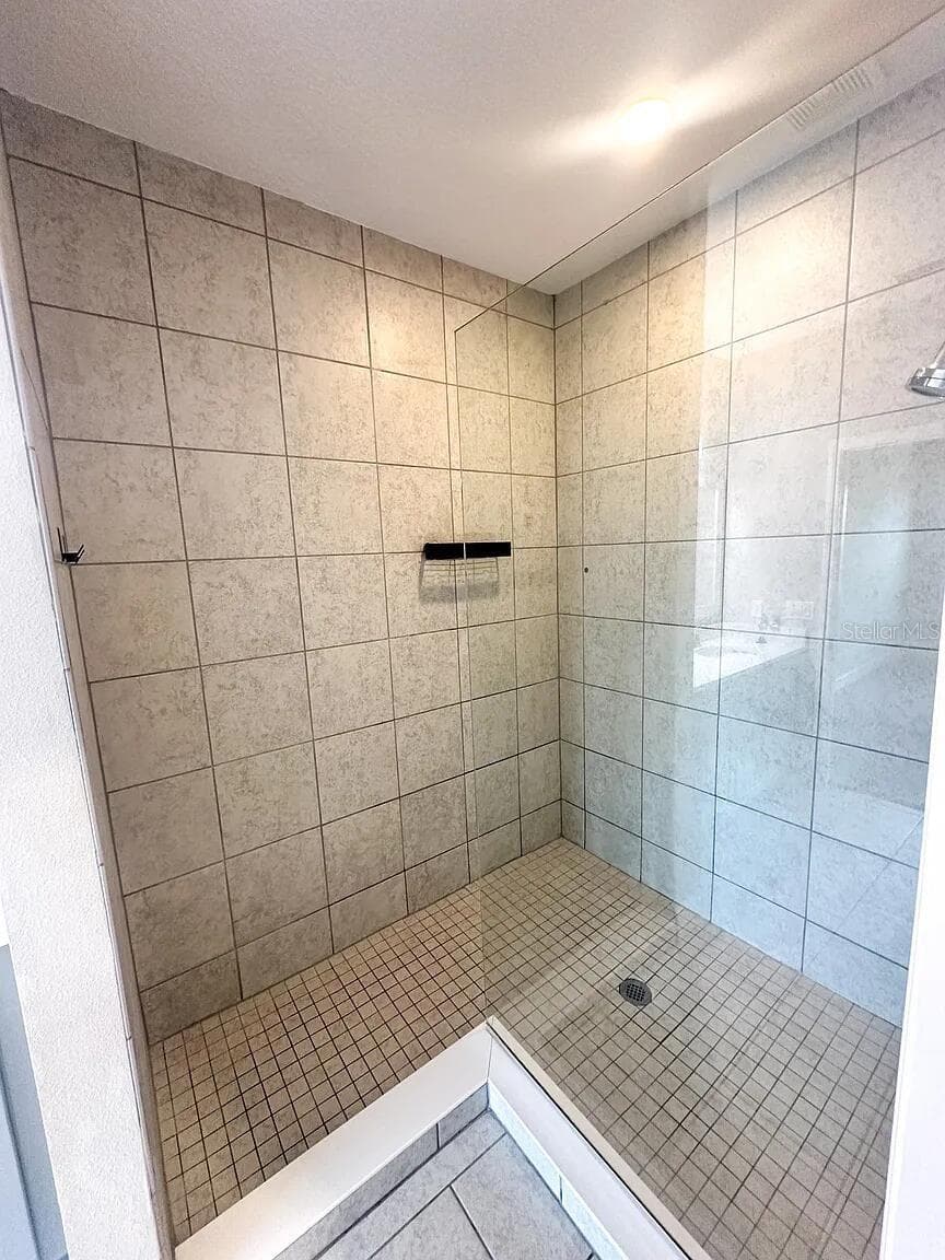 534 LAKE WILDMERE COVE — photo 15 of 37