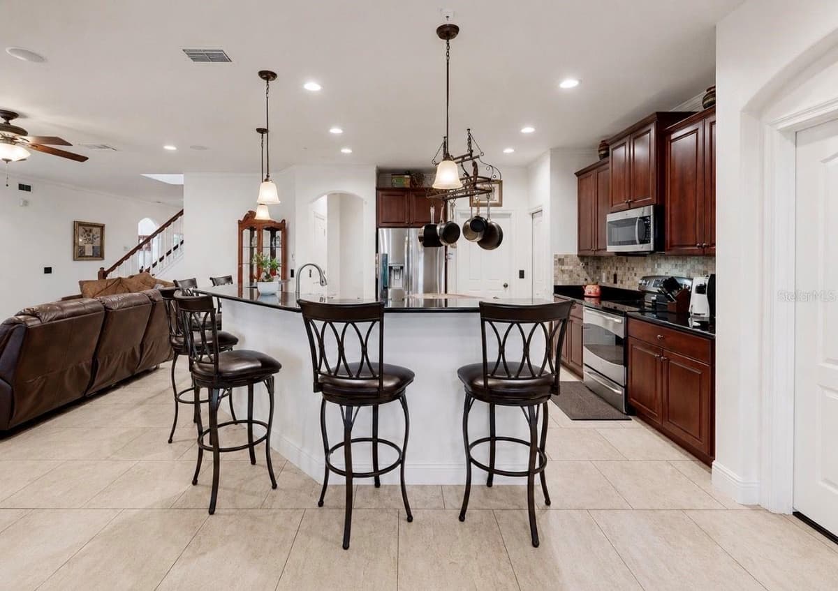 5335 SANDY SHELL DRIVE — photo 9 of 49