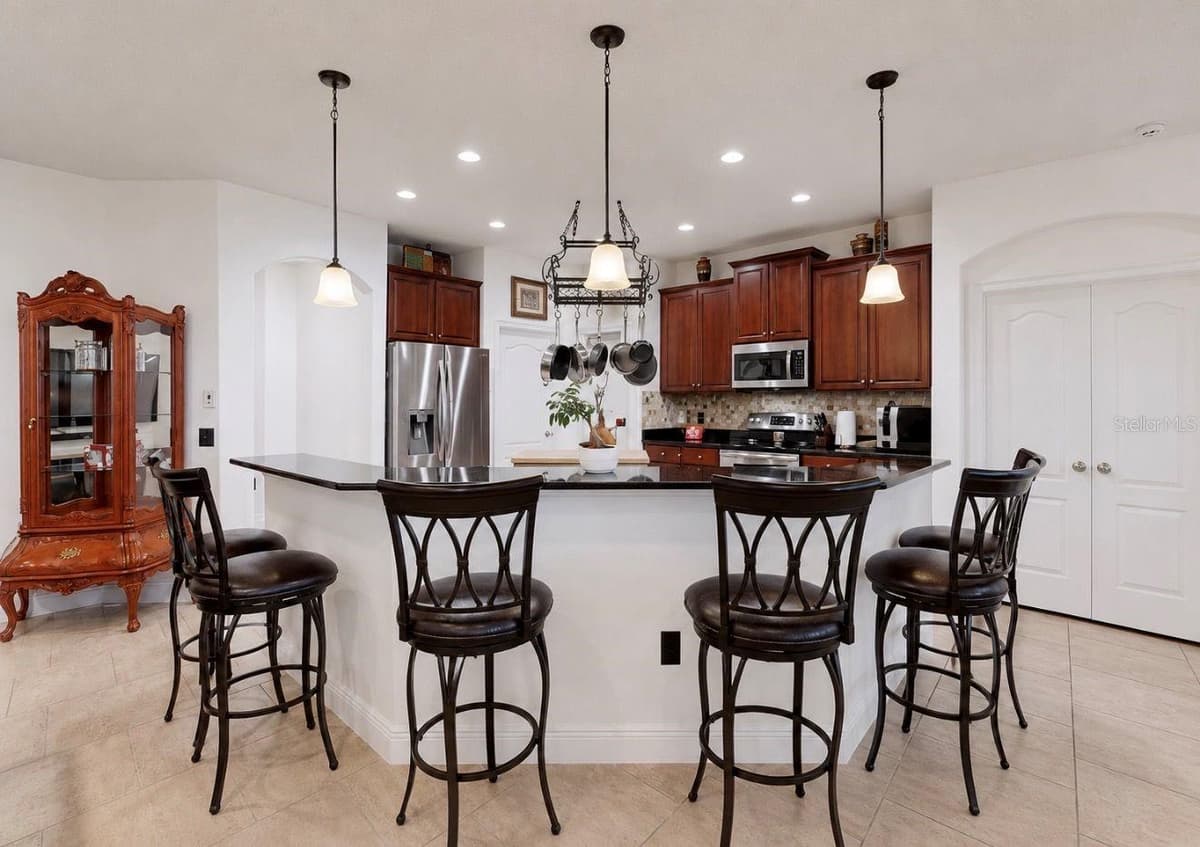 5335 SANDY SHELL DRIVE — photo 10 of 49
