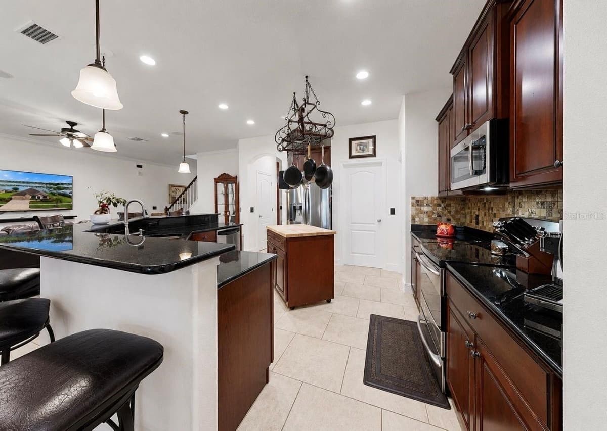 5335 SANDY SHELL DRIVE — photo 13 of 49