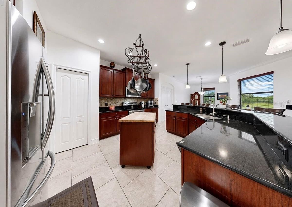 5335 SANDY SHELL DRIVE — photo 11 of 49