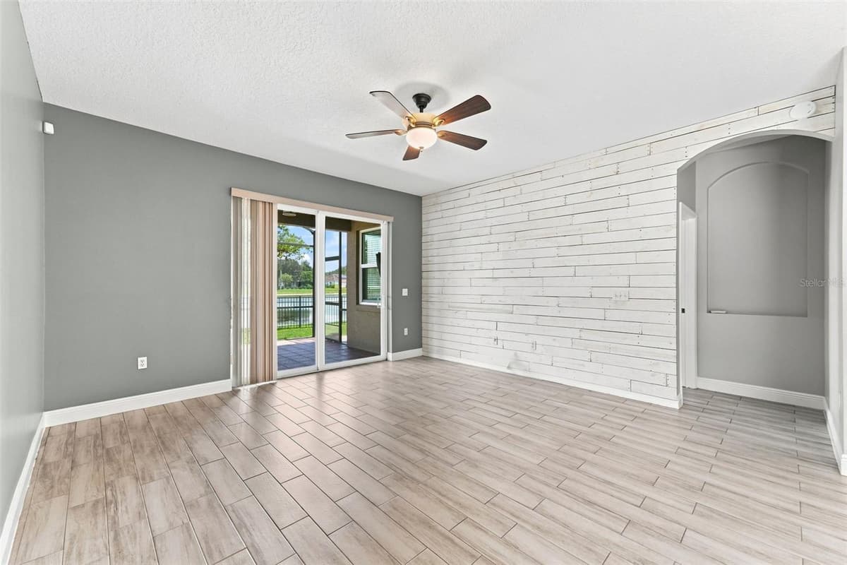 165 BRASSINGTON DRIVE — photo 11 of 42