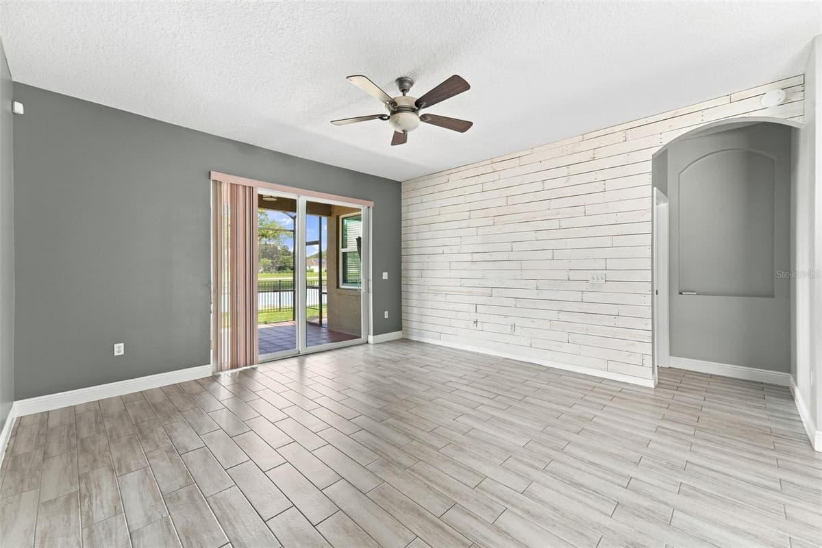 165 BRASSINGTON DRIVE — photo 16 of 42