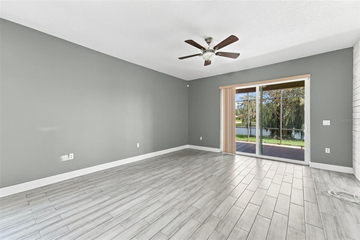 165 BRASSINGTON DRIVE — photo 14 of 42