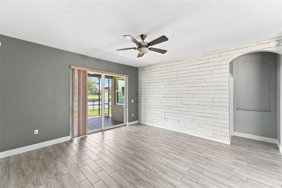 165 BRASSINGTON DRIVE — photo 17 of 42