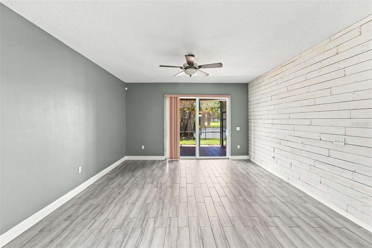 165 BRASSINGTON DRIVE — photo 12 of 42