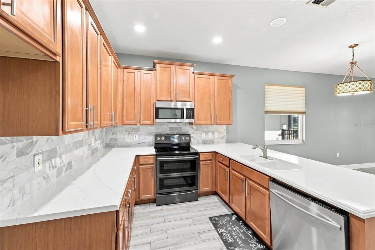 165 BRASSINGTON DRIVE — photo 8 of 42