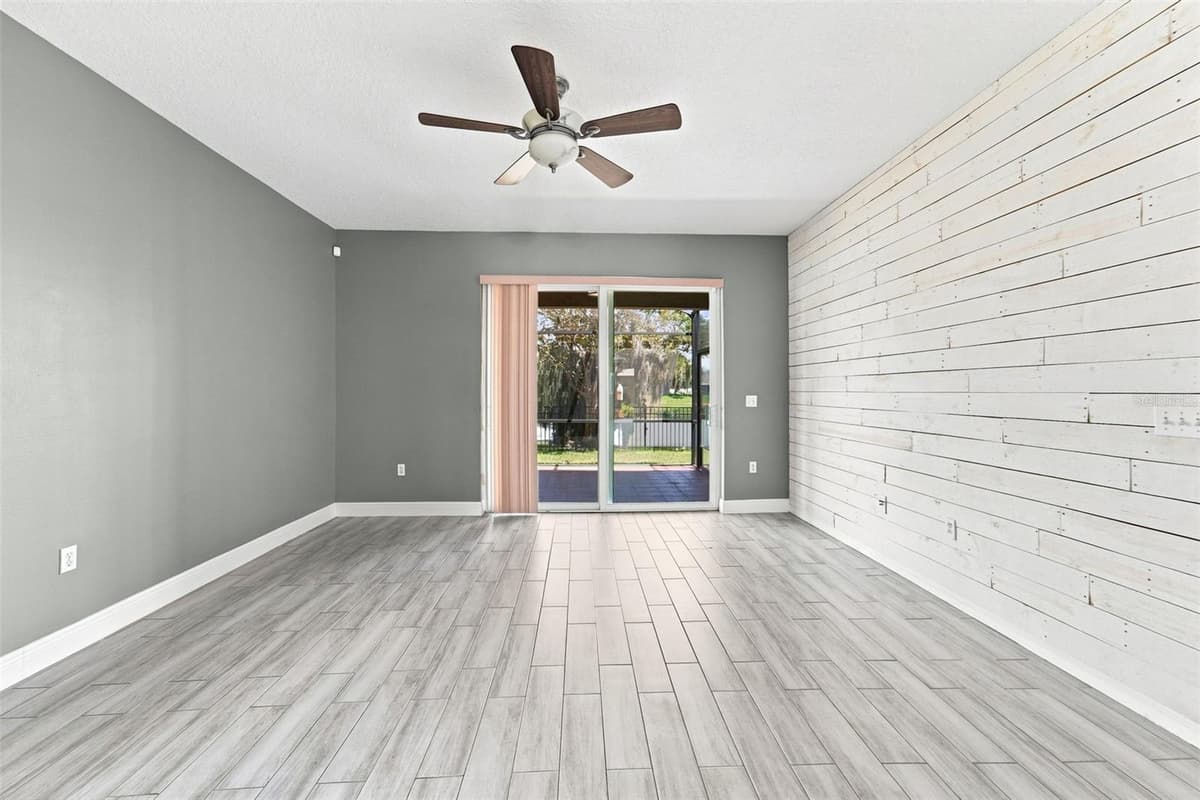 165 BRASSINGTON DRIVE — photo 13 of 42
