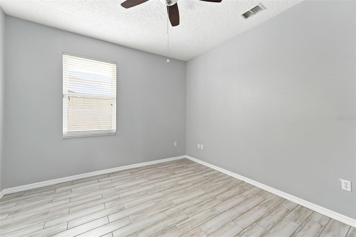 165 BRASSINGTON DRIVE — photo 25 of 42