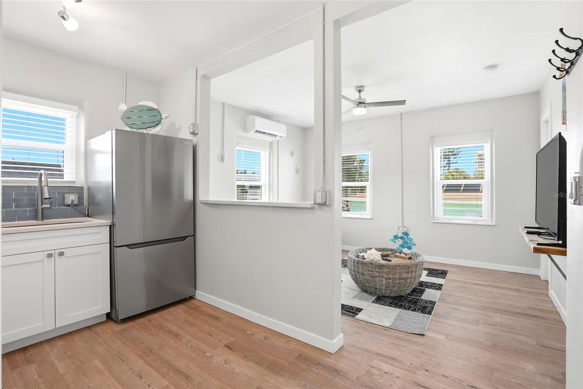 14135 PALM STREET — photo 30 of 60