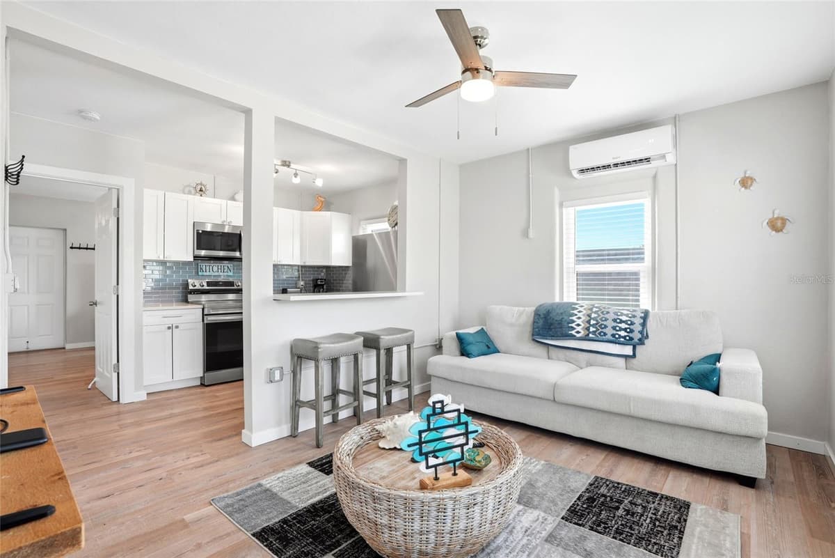 14135 PALM STREET — photo 35 of 60