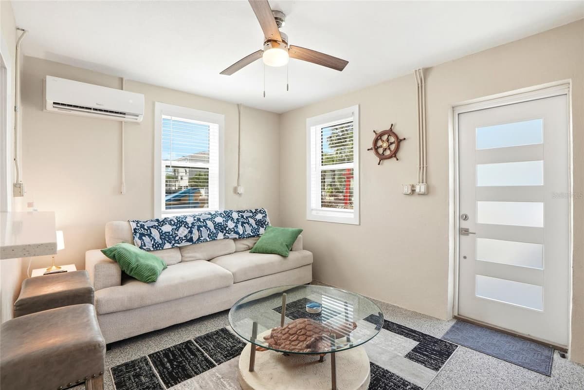 14135 PALM STREET — photo 23 of 60