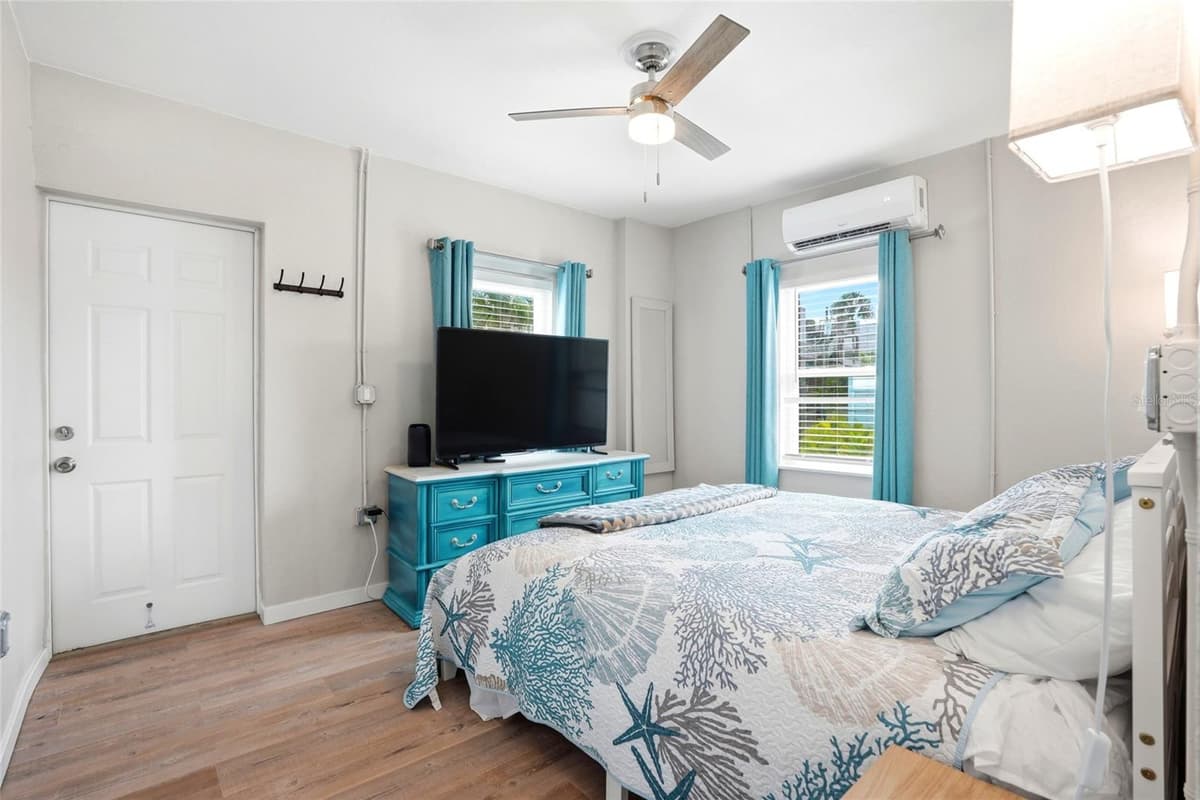 14135 PALM STREET — photo 28 of 60