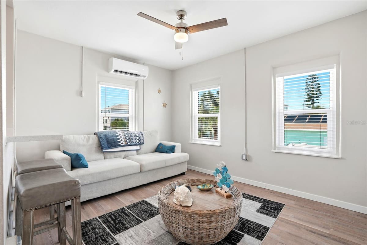 14135 PALM STREET — photo 34 of 60