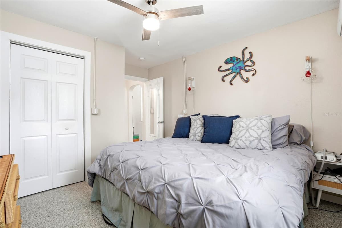14135 PALM STREET — photo 11 of 60