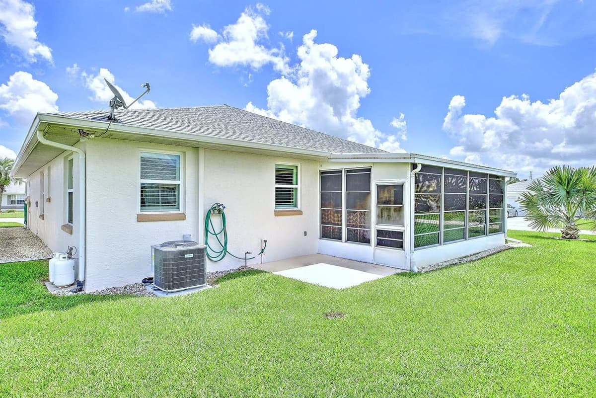2117 VANTAGE TRACE — photo 35 of 45