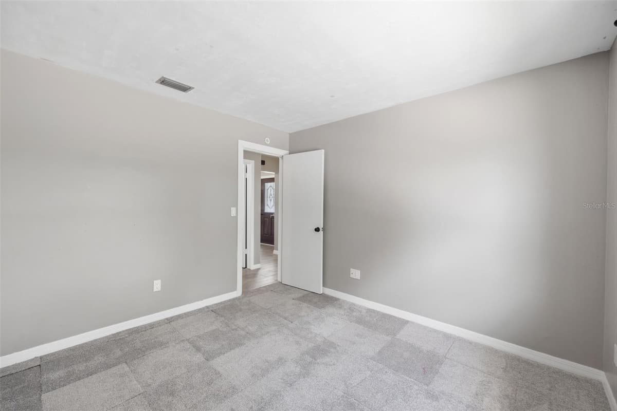 459 SAVOY COURT — photo 15 of 53