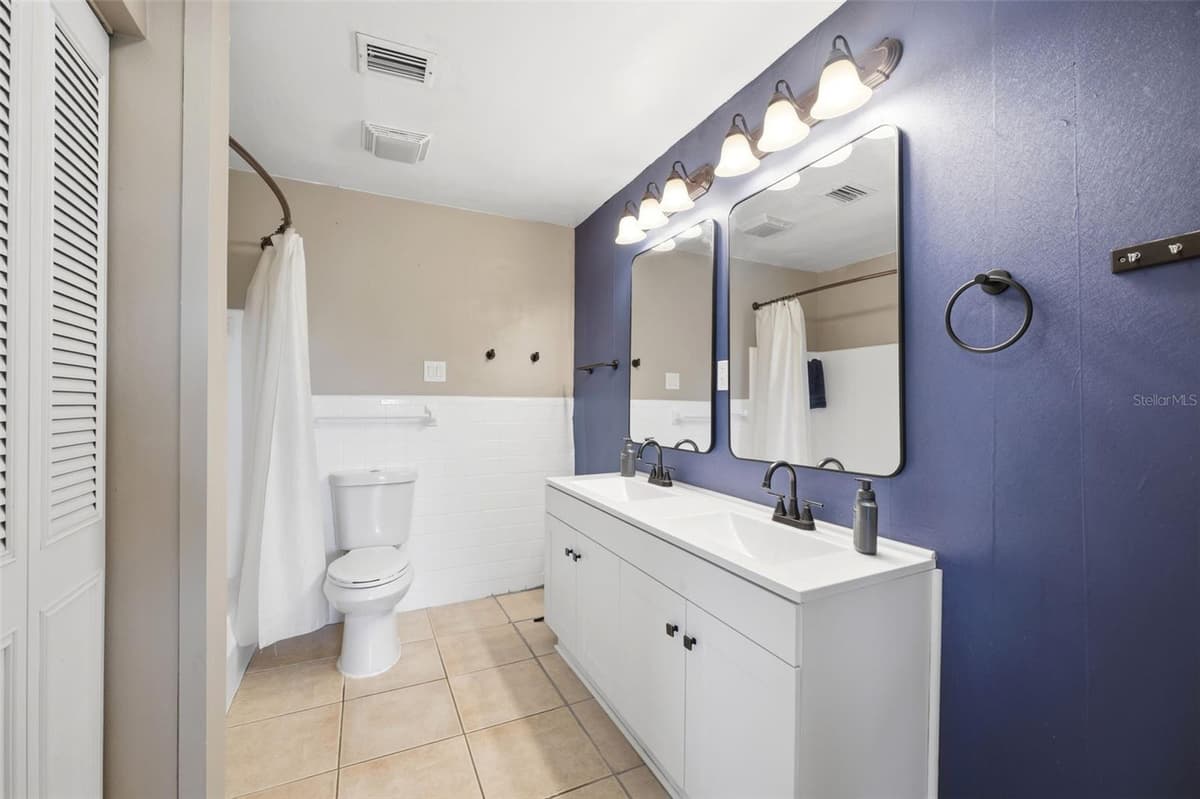 459 SAVOY COURT — photo 18 of 53