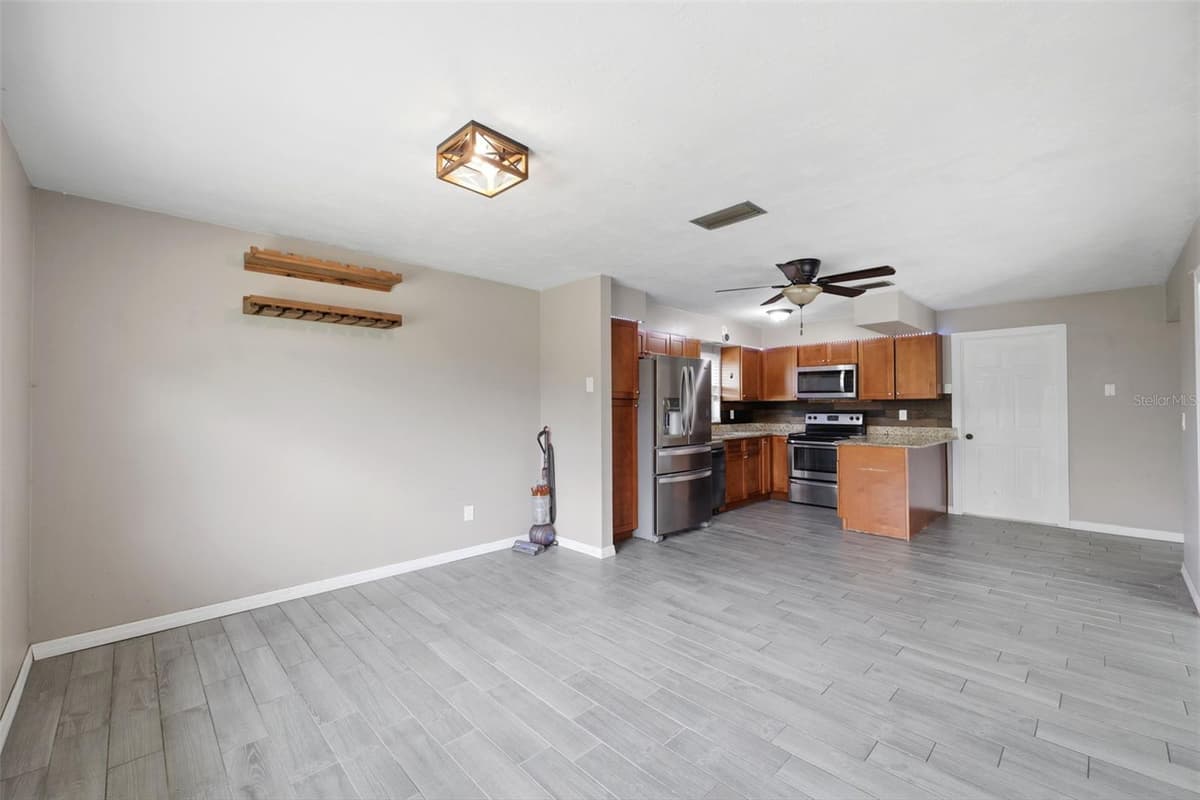 459 SAVOY COURT — photo 7 of 53