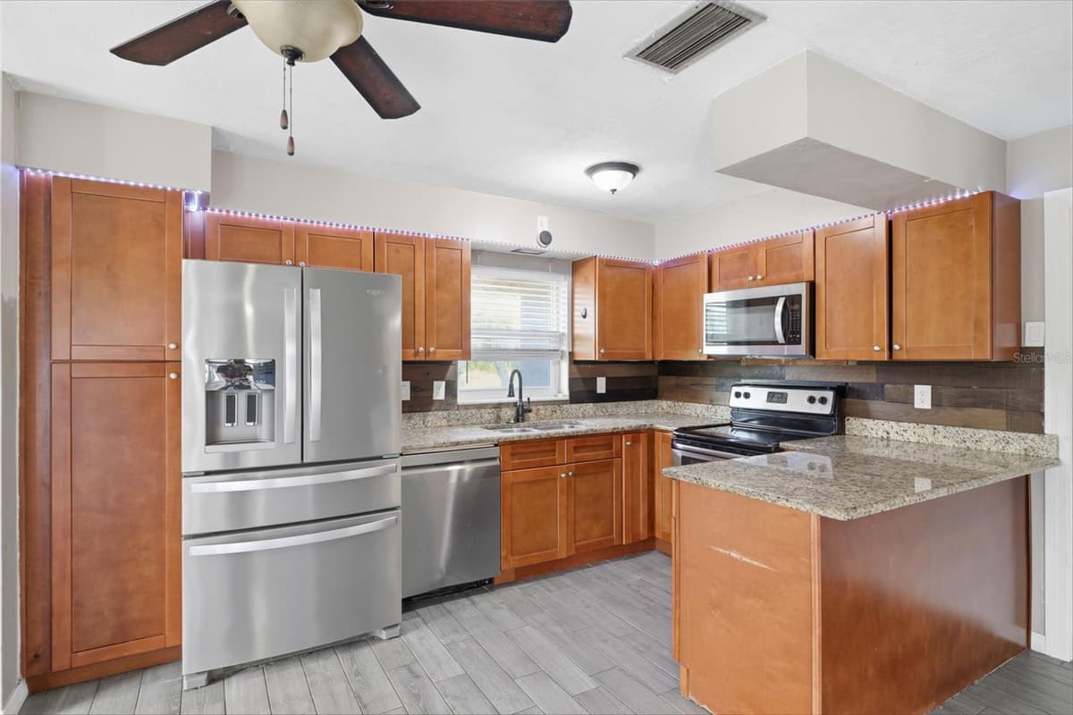 459 SAVOY COURT — photo 9 of 53