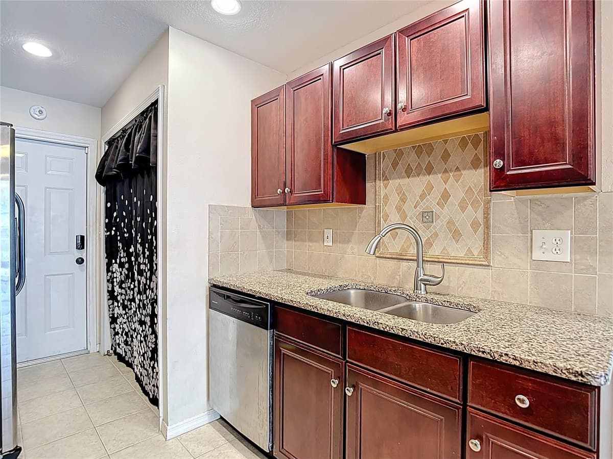 7385 CRESTWOOD DRIVE — photo 24 of 57