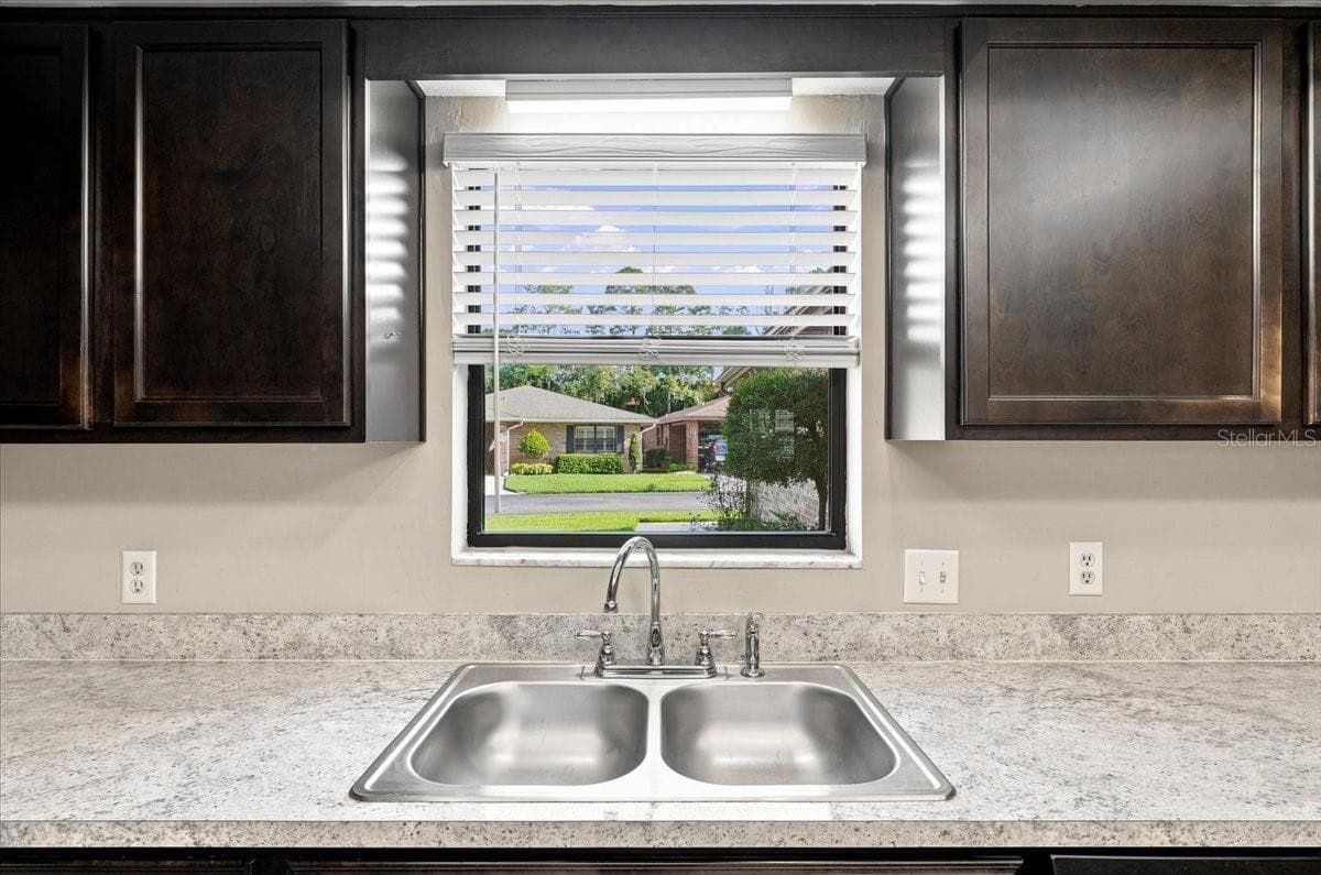 478 LAKE CAROLYN CIRCLE — photo 14 of 67