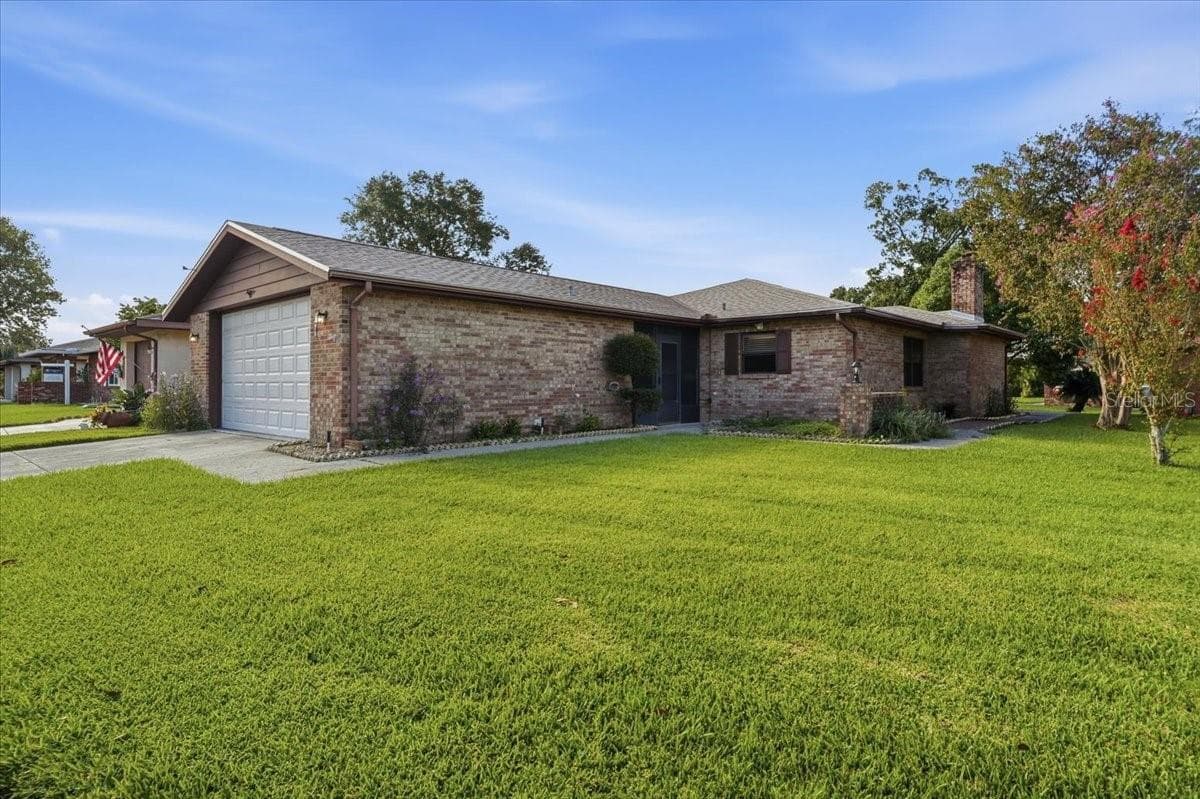 478 LAKE CAROLYN CIRCLE — photo 3 of 67