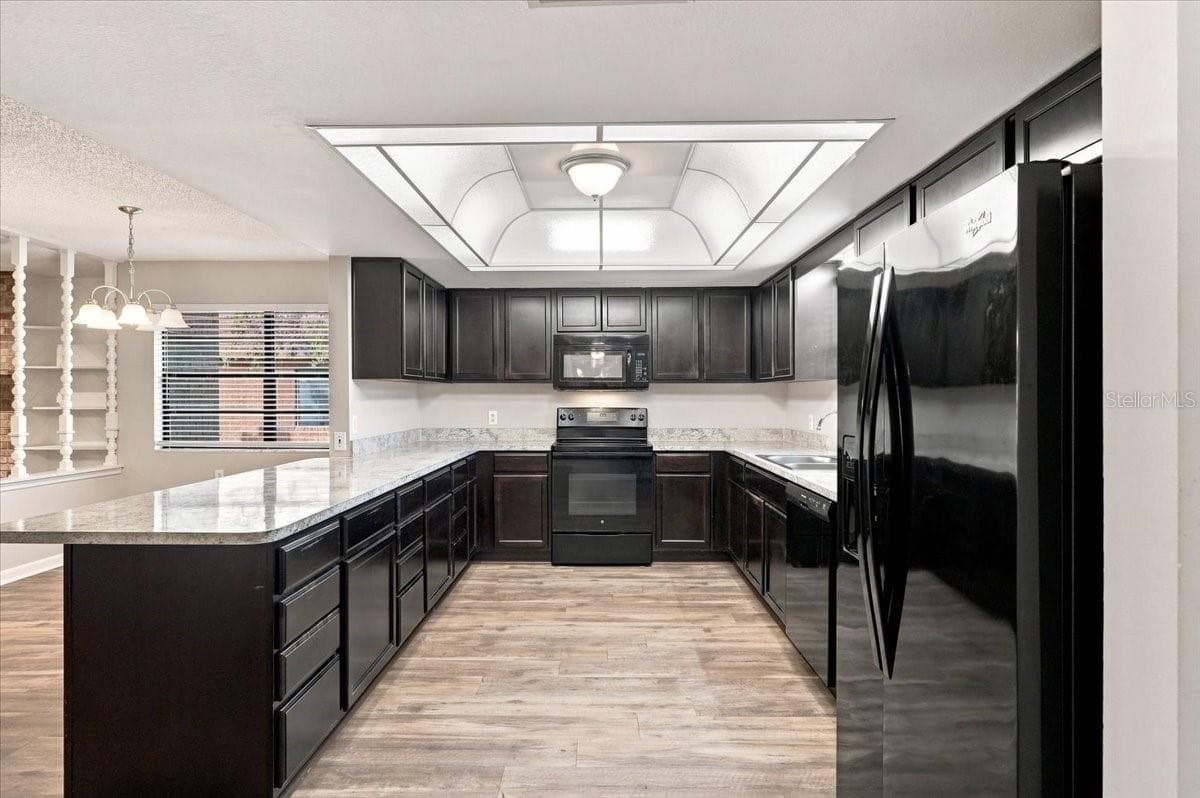 478 LAKE CAROLYN CIRCLE — photo 15 of 67