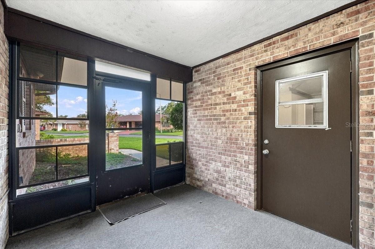 478 LAKE CAROLYN CIRCLE — photo 5 of 67