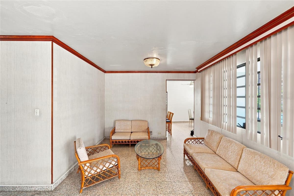 16 CALLE EDUARDO QUEVEDO — photo 4 of 15