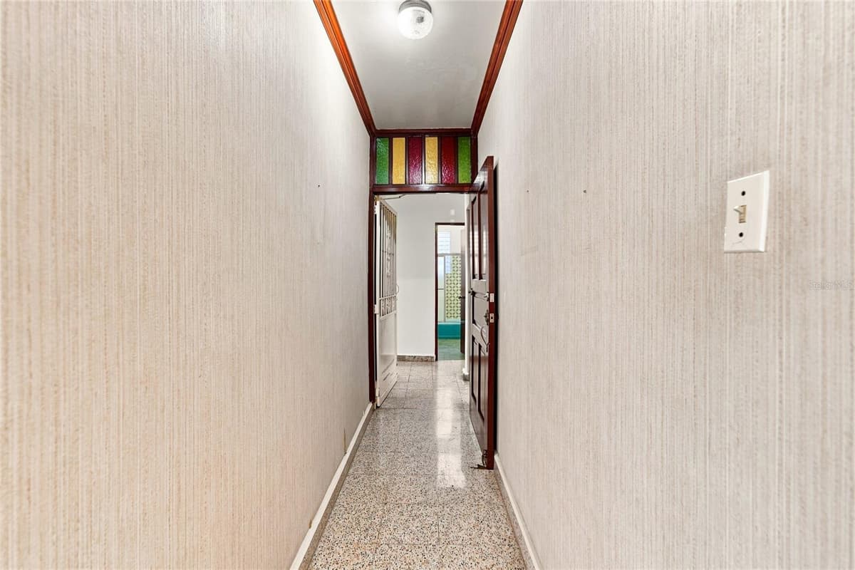 16 CALLE EDUARDO QUEVEDO — photo 12 of 15